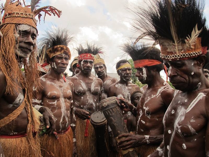 Tifa Alat Musik Nusantara Asal Papua