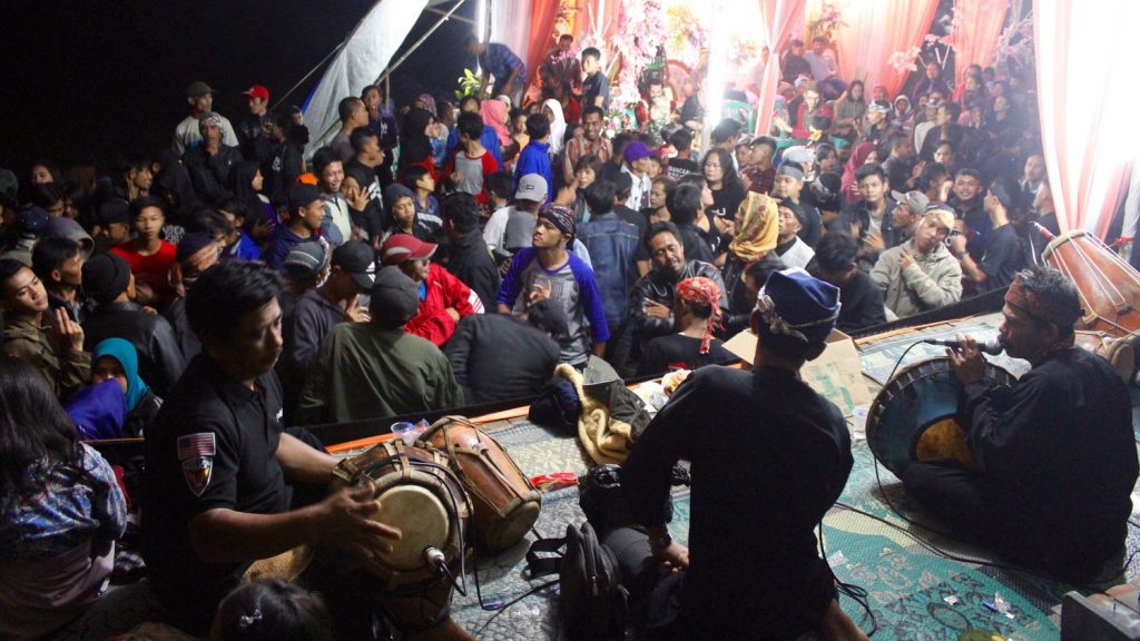 Bangpret: Rumah Islam Kemacetan di Ciater, Jawa Barat
